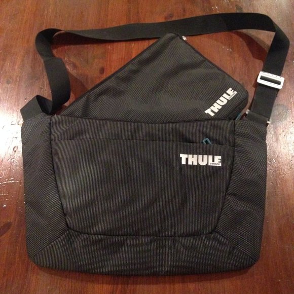 thule messenger bag